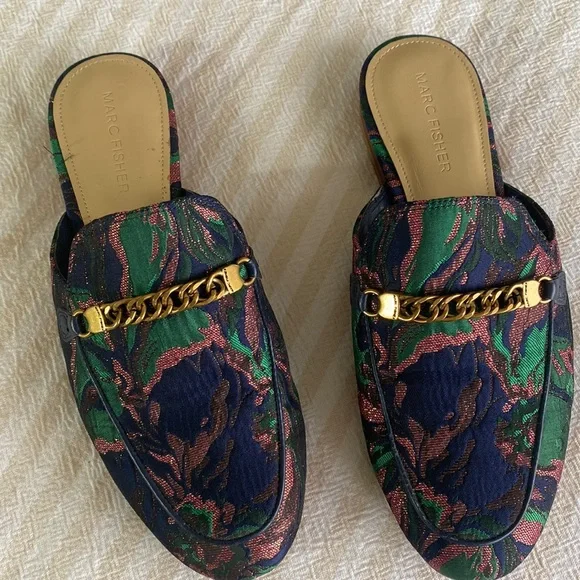 Marc Fisher Whiley Slip-In Mules Metallic Brocade Womens w Gold Chain 7 M - Picture 1 of 7